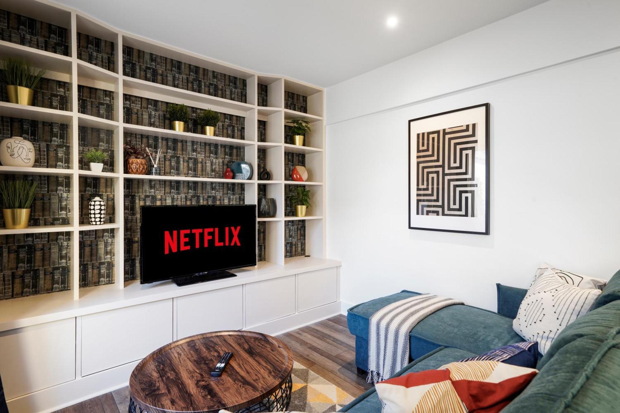 Cosy And Stunning Abode In *